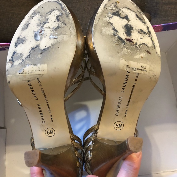 CHINESE LAUNDRY STRAPY OPEN TOE SANDALS - Picture 4 of 7